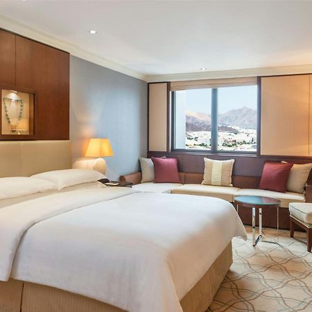 Sheraton Oman Hotel Maskat Exterior foto Deluxe Room