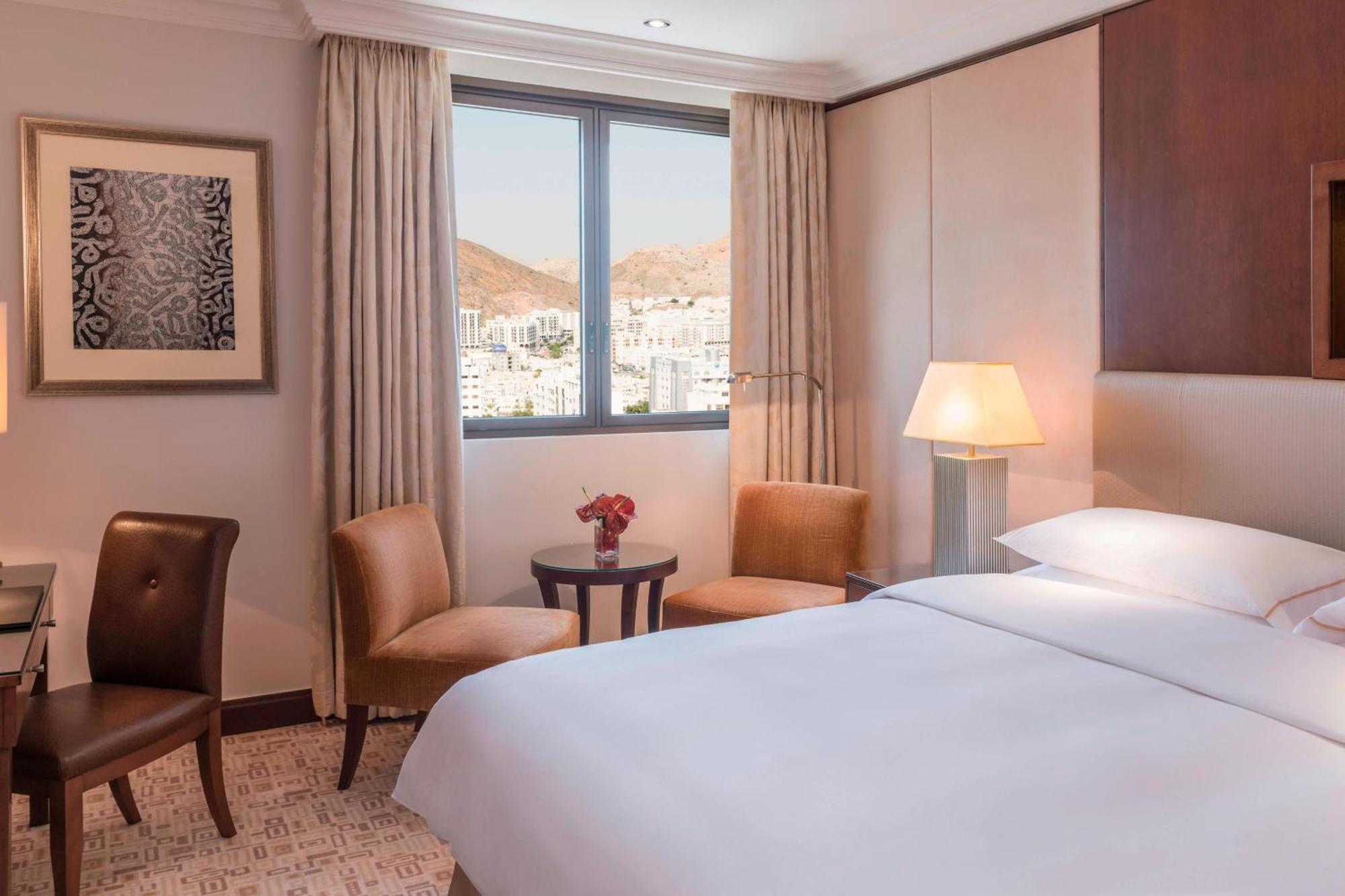 Sheraton Oman Hotel Maskat Exterior foto Deluxe room